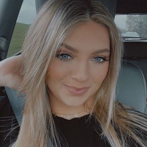 Meet your Posher, Carly